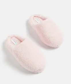 Sussan Slippers|Everyday Icons><noscript><img width=