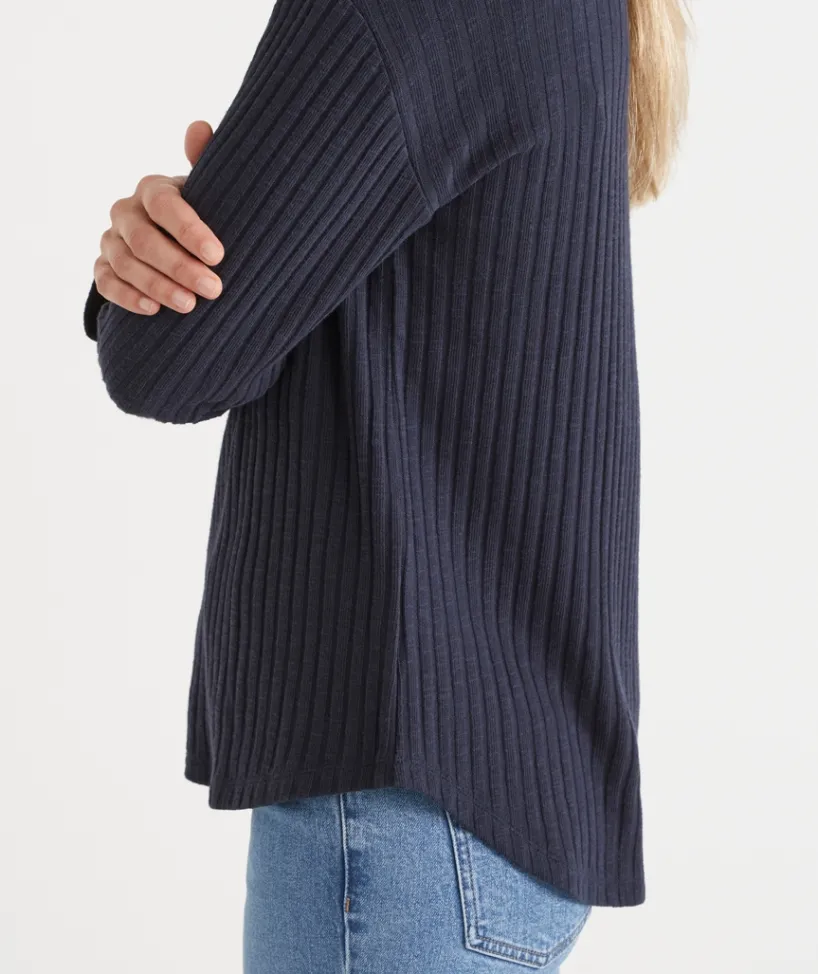 Sussan Tops>Self-Stripe Curve Hem Long Sleeve Top